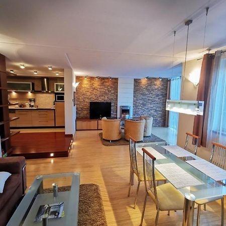 Uroczy Apartament Przy Deptaku Z Parkingiem. Поляница-Здруй Экстерьер фото
