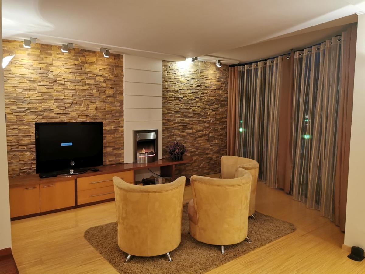 Uroczy Apartament Przy Deptaku Z Parkingiem. Поляница-Здруй Экстерьер фото